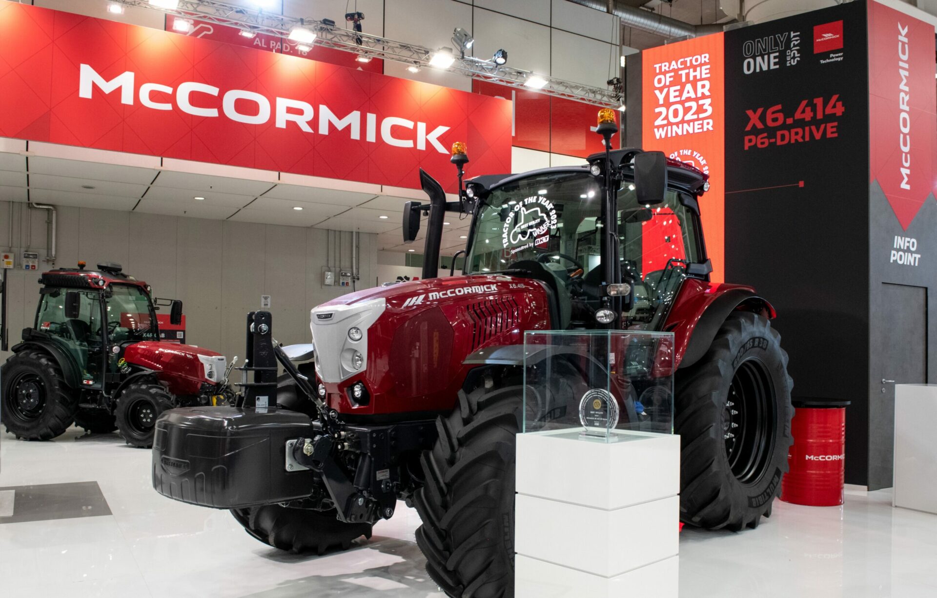 McCormick X6.414 P6Drive è Tractor of The Year 2023 nella categoria